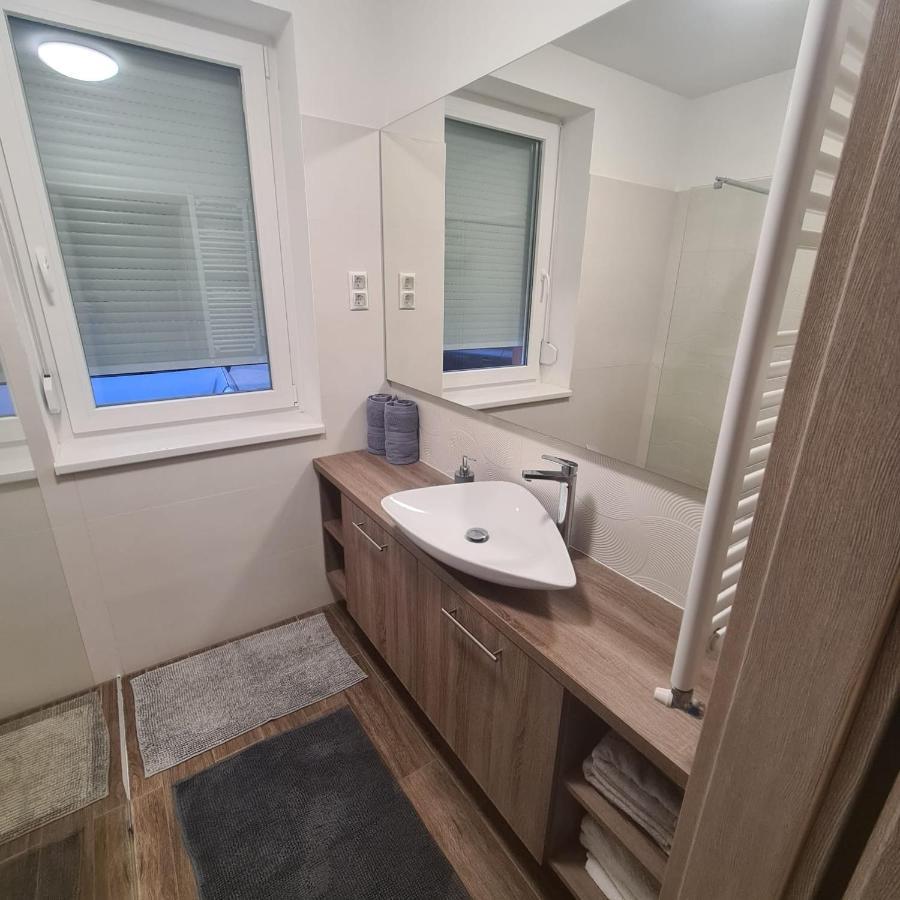 Verebes Apartman 기오르 외부 사진